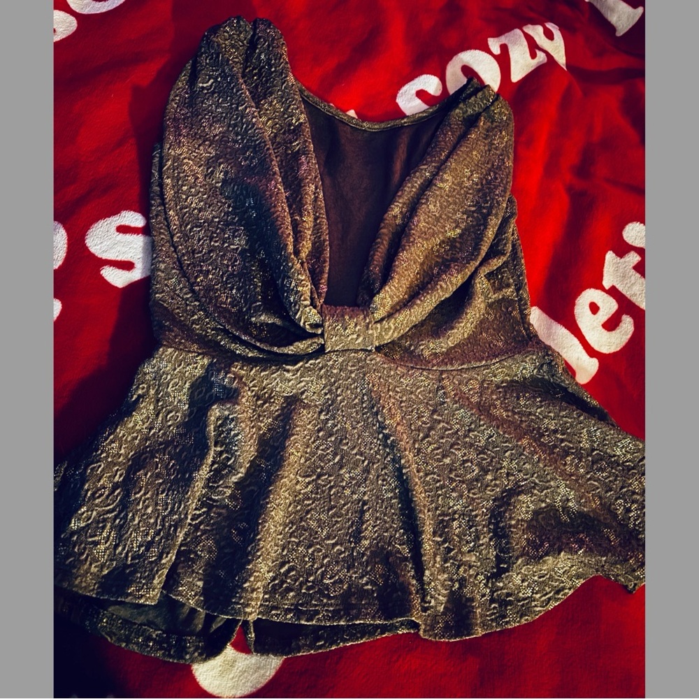 🖤beautiful bow deep v top